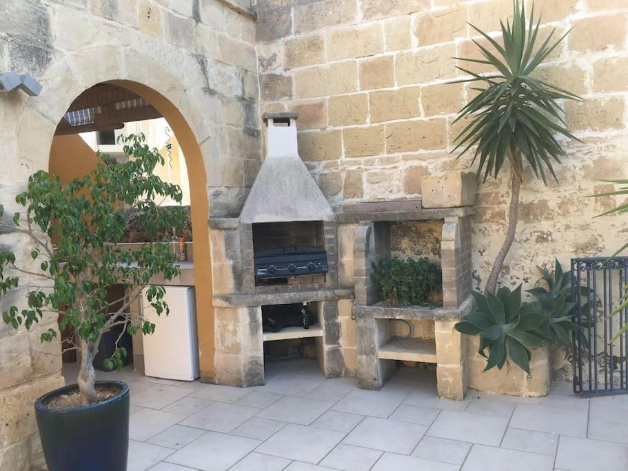 Studio Apartment With Pool In House Of Character. Birkirkara Extérieur photo