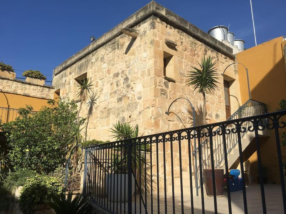 Studio Apartment With Pool In House Of Character. Birkirkara Extérieur photo